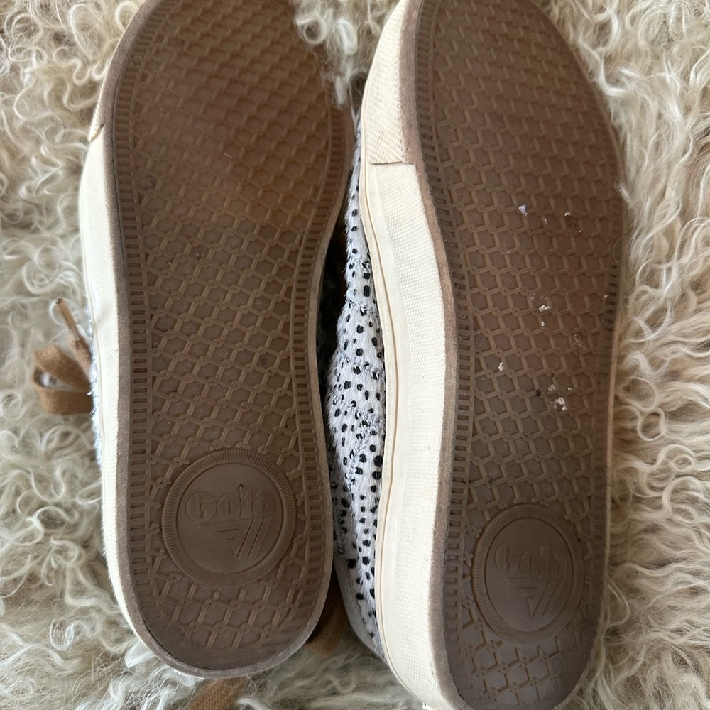 Gola Women's Black and Tan Patterned Sneakers - Picture 7 of 8